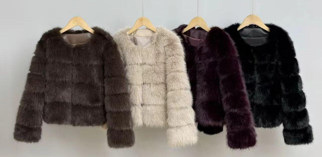Premium faux fur coat (matching hat available) - Image 2